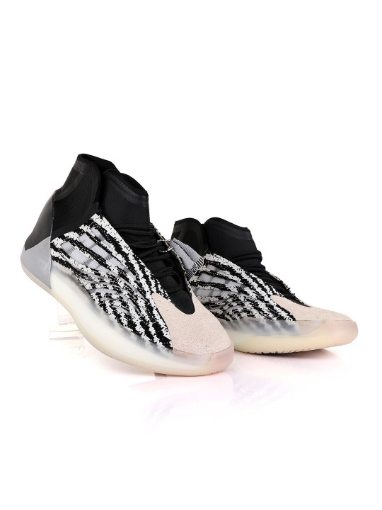 NEW ADIDAS YEEZY BASKETBALL QUANTUM BLACK AND WHITE SNEAKERS