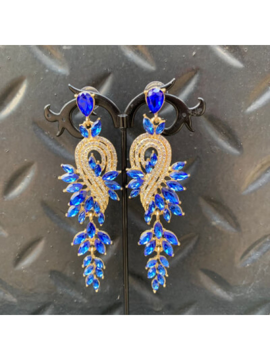 Zapaka Women Blue Earrings With Beadings and Rhinestones