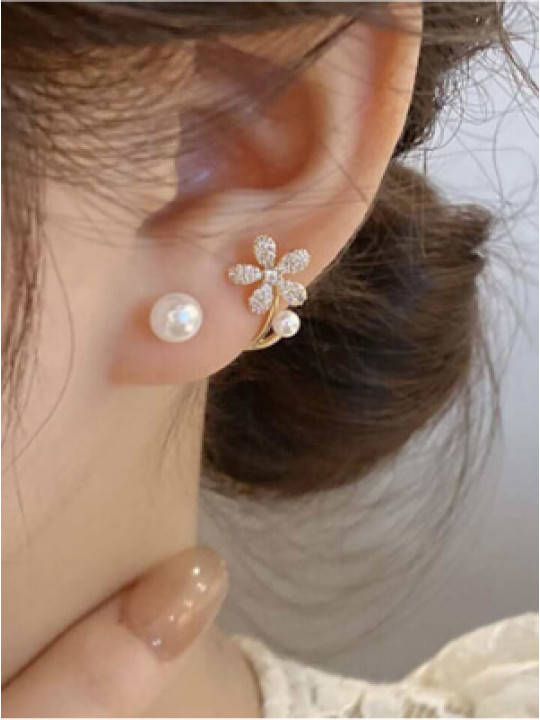 Rhinestone Bow  Pearl Decor Earring 