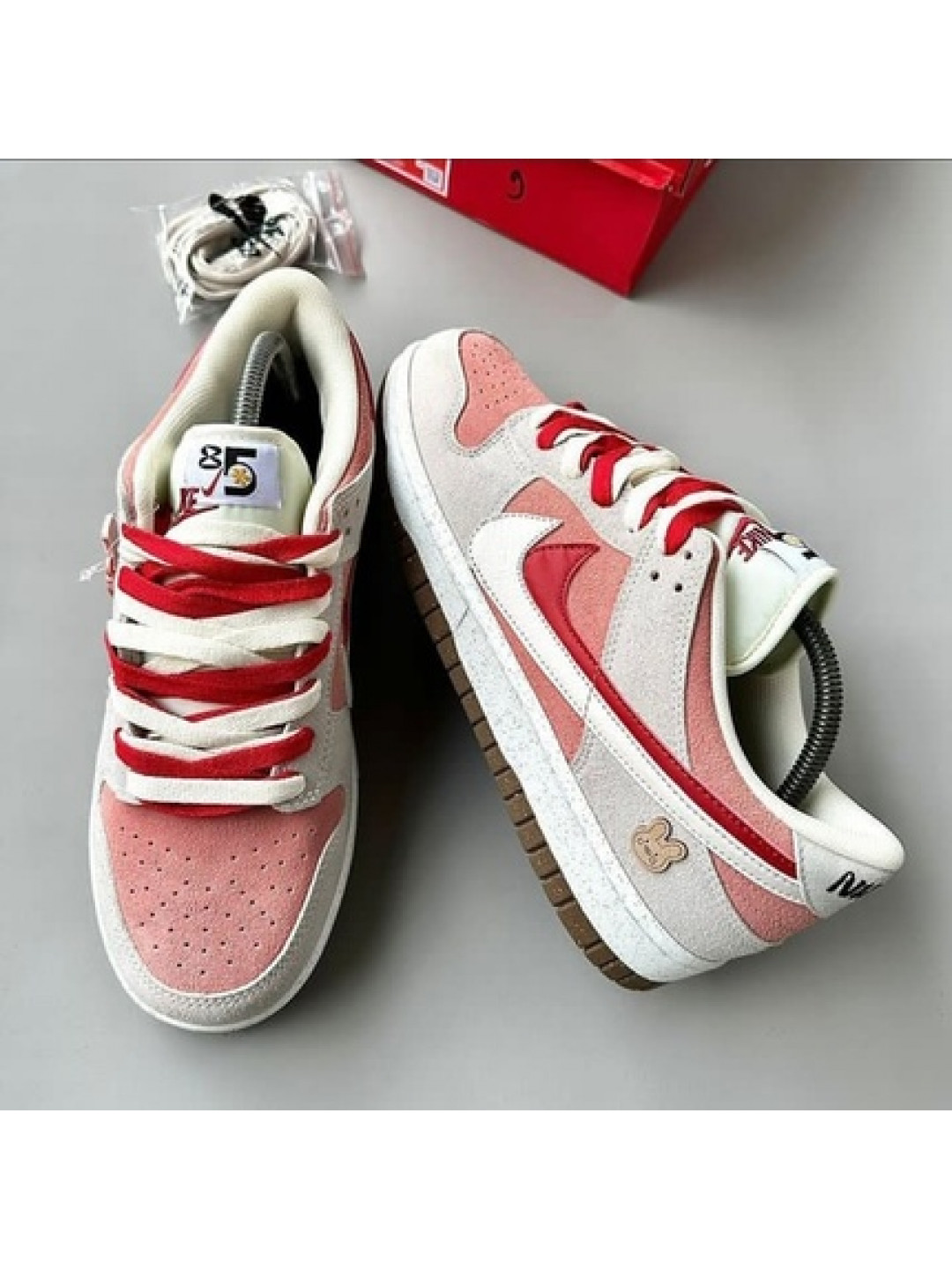 Nike SB Dunk Low Form 85 'White/Pink' Sneakers